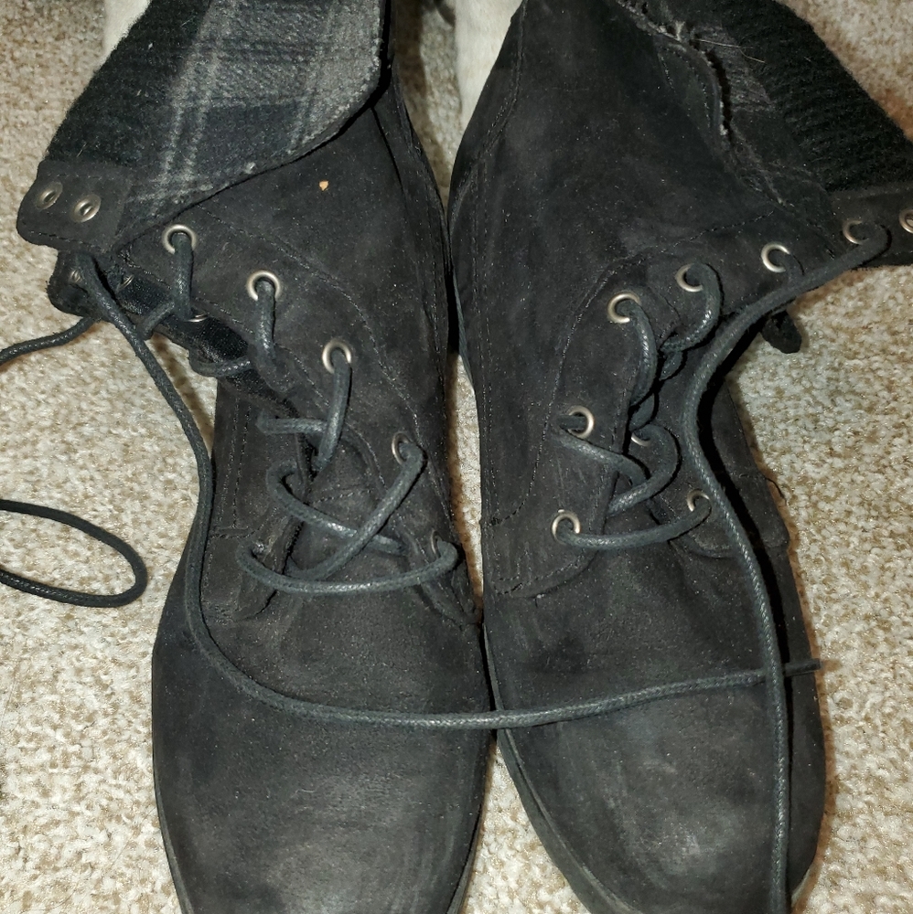 Nwot black boots